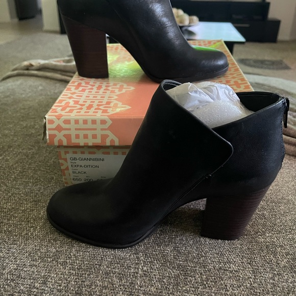 NEW Gianni Bini Leather Boots in Black in 8.5 - Picture 5 of 5